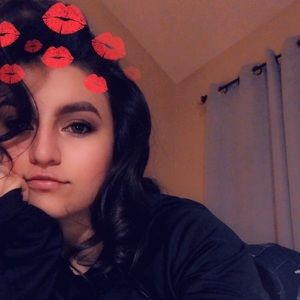 Meet your Posher, Daniella